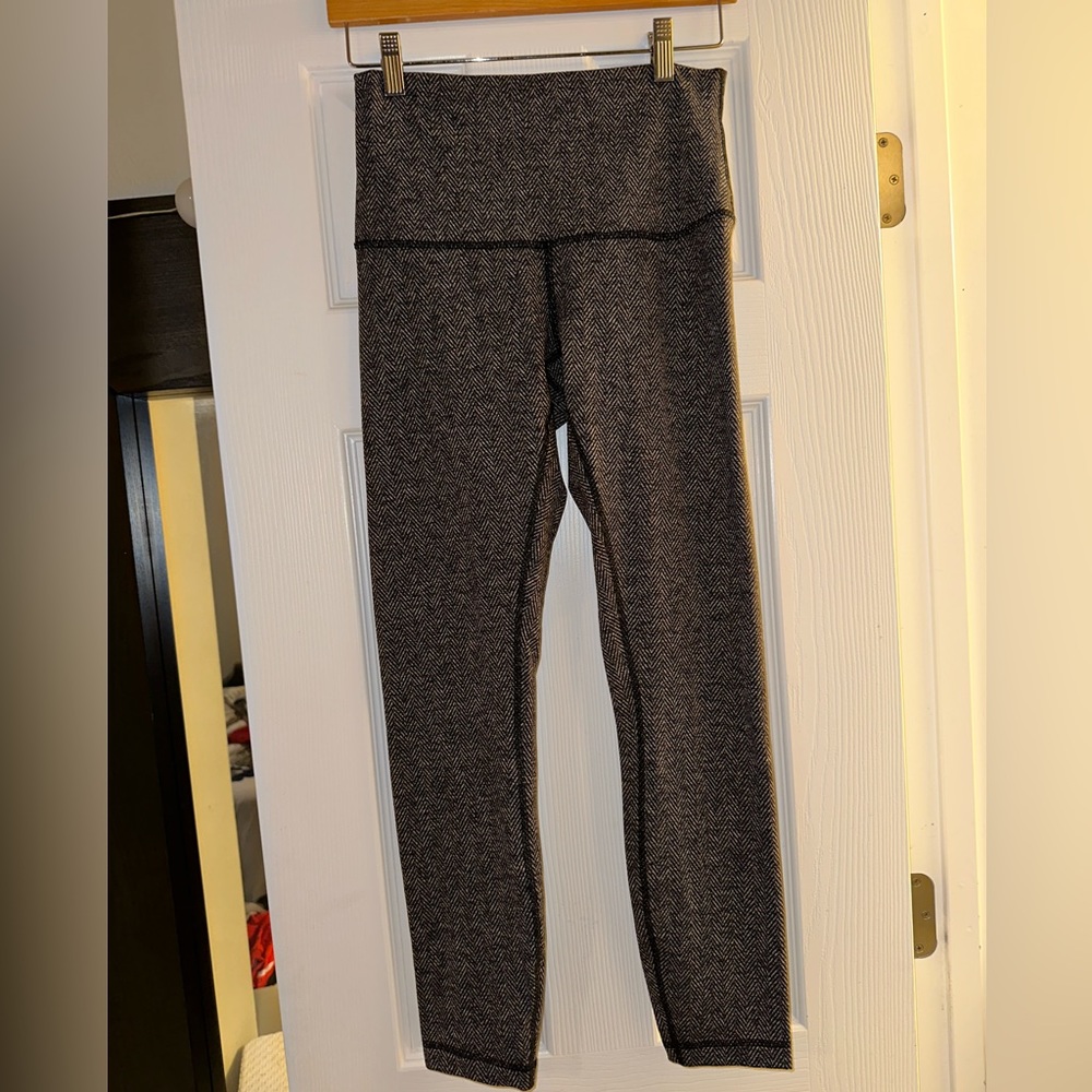 Lululemon Wunder Under Leggings Sz 6
